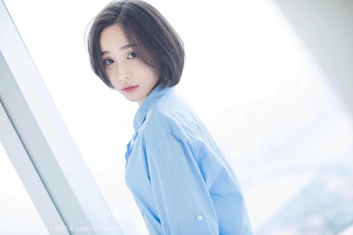 爱蜜社新人美女模特莉雅Livia水润清新诗情画意养眼写真