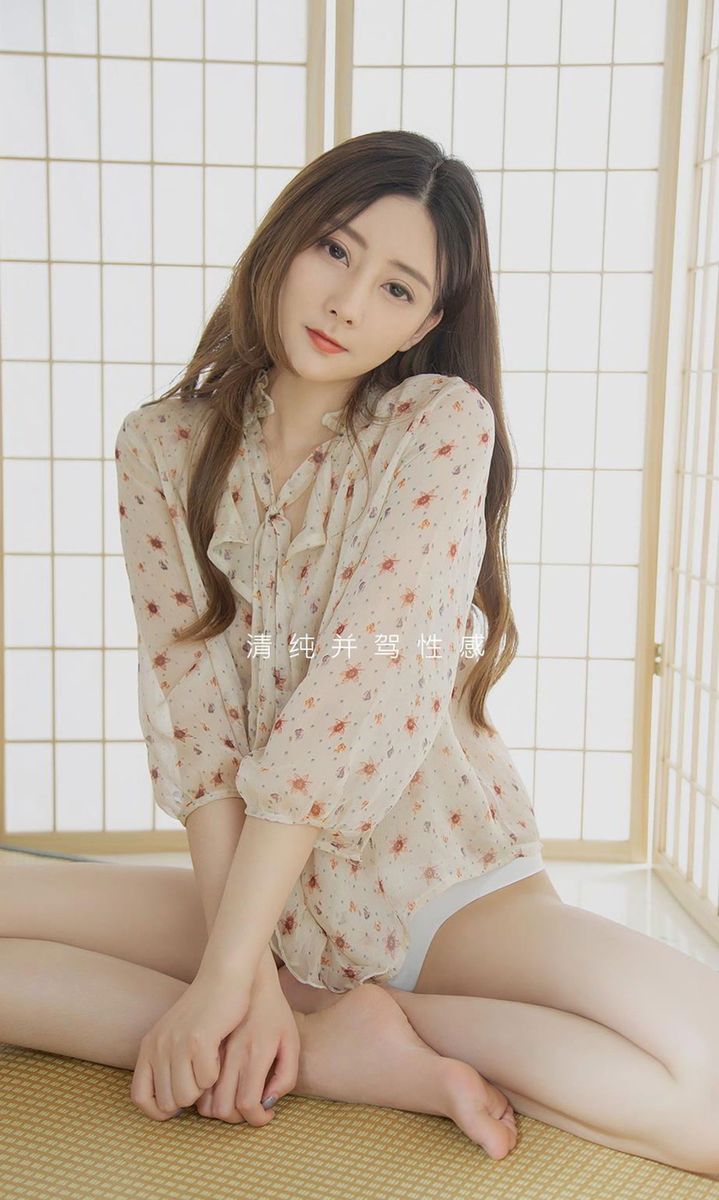 尤果网美女模特莫小希修长美腿内衣诱惑连体衣撩人写真