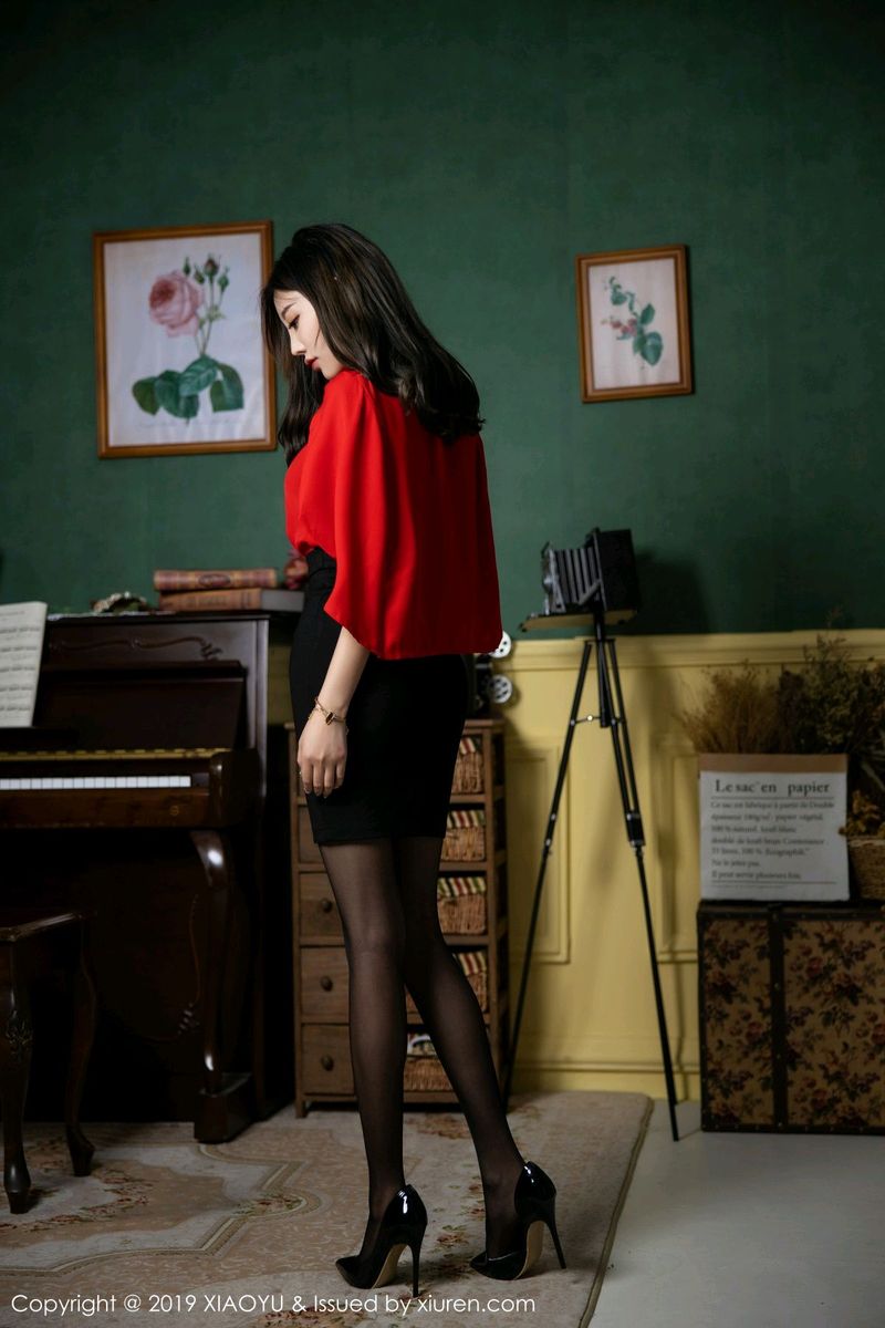 语画界性感女神杨晨晨sugar黑丝美腿翘臀高跟鞋气质写真