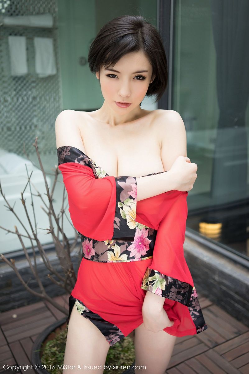 魅妍社新人短发嫩模Jenny佳妮傲人身材白嫩爆乳首套性感写真