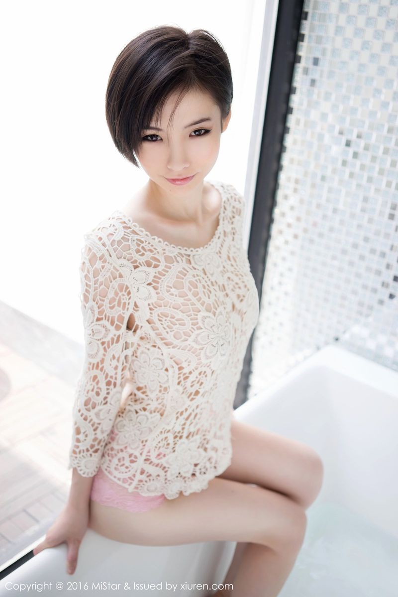 魅妍社新人短发嫩模Jenny佳妮傲人身材白嫩爆乳首套性感写真