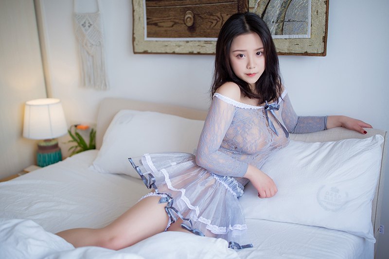 巨乳萝莉木木夕清纯目光最为诱惑