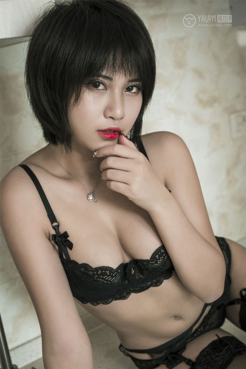 雅拉伊性感美女萌宝儿黑丝吊袜修长美腿内衣诱惑私房写真