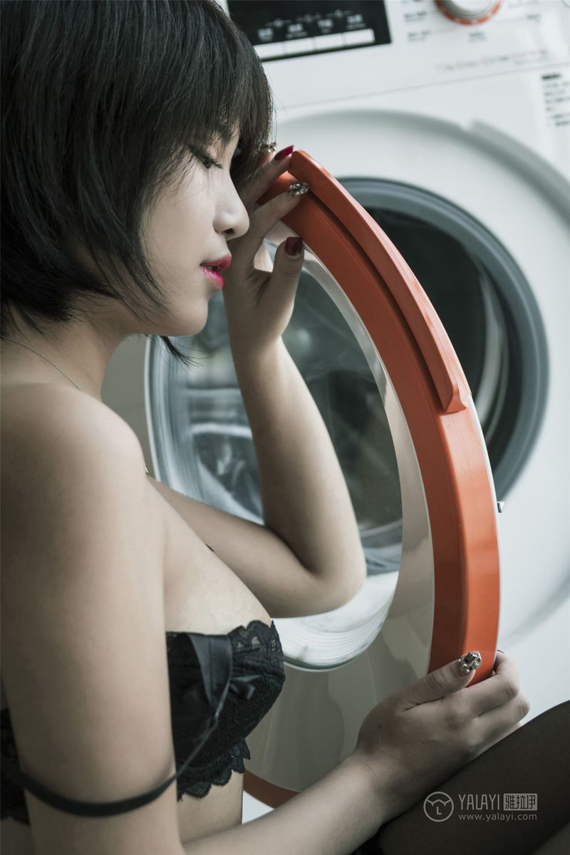 雅拉伊性感美女萌宝儿黑丝吊袜修长美腿内衣诱惑私房写真