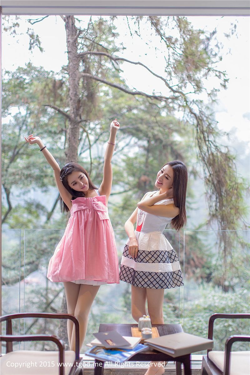 推女神性感姐妹花梁晶莹&李珂泳池湿身诱惑红珠山温泉写真