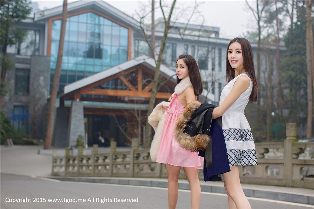 推女神性感姐妹花梁晶莹&李珂泳池湿身诱惑红珠山温泉写真