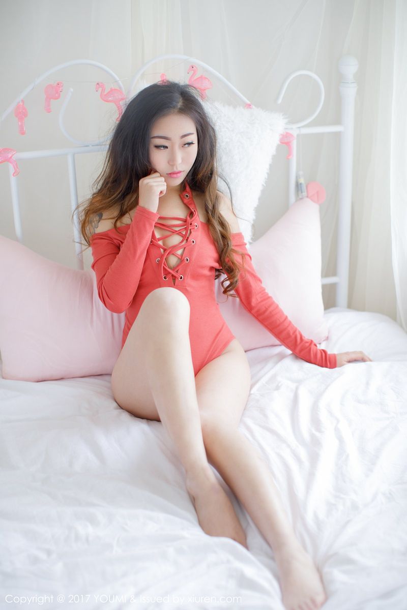 尤蜜荟美女模特Quella瑰娜翘臀美腿红色内衣诱惑风情写真