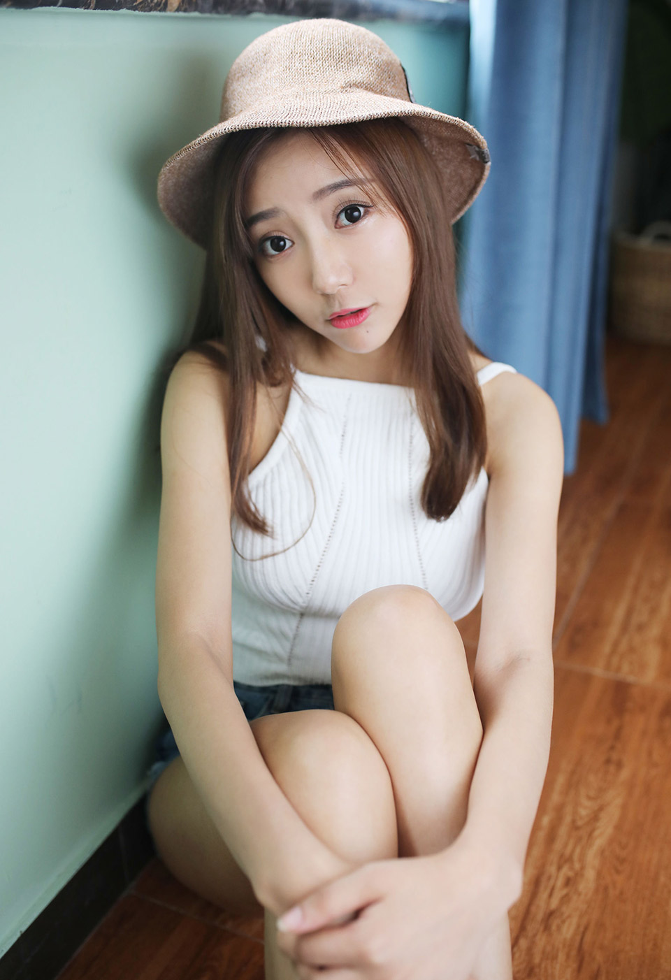 清新模特王馨瑶草帽少女OL美人