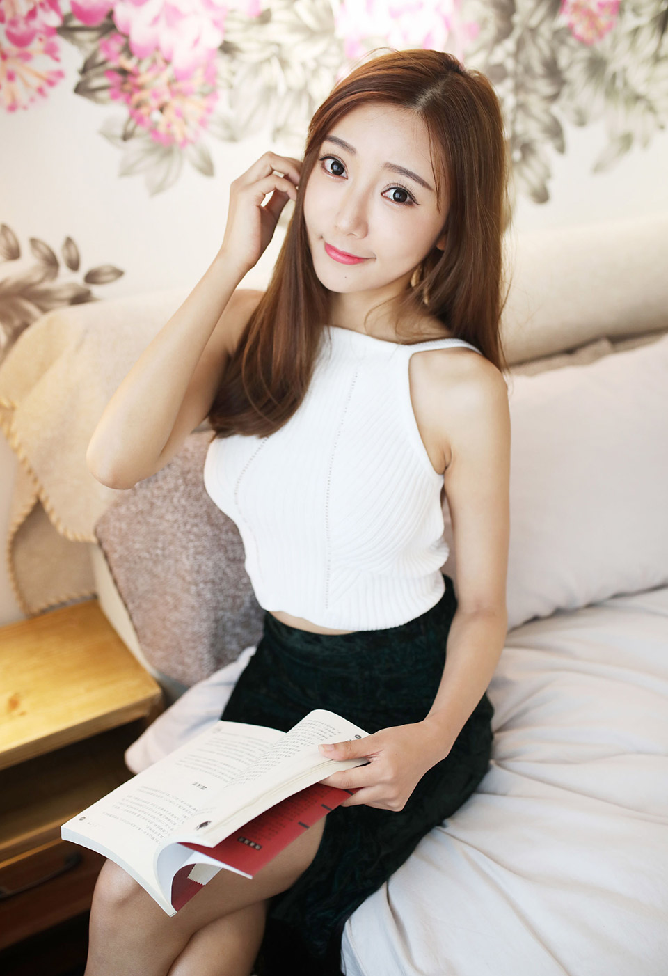 清新模特王馨瑶草帽少女OL美人