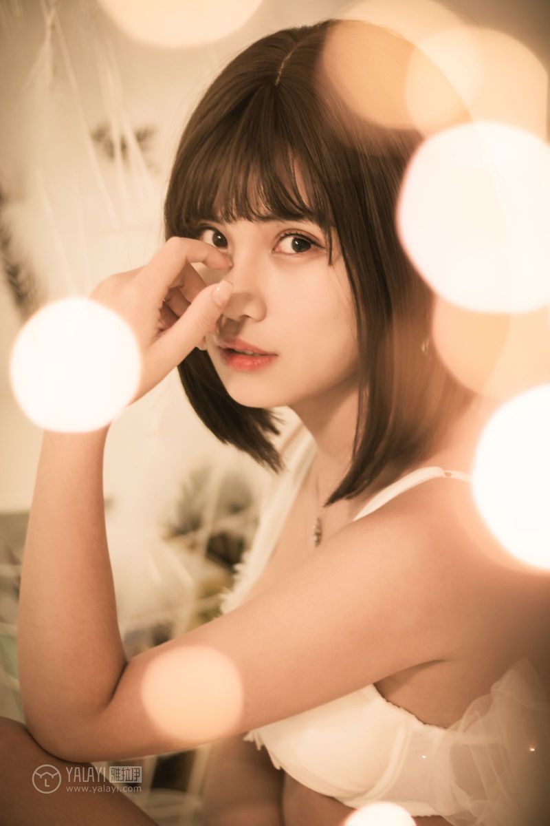 雅拉伊短发嫩模萌宝儿BoA修长美腿白嫩美胸内衣诱惑美图