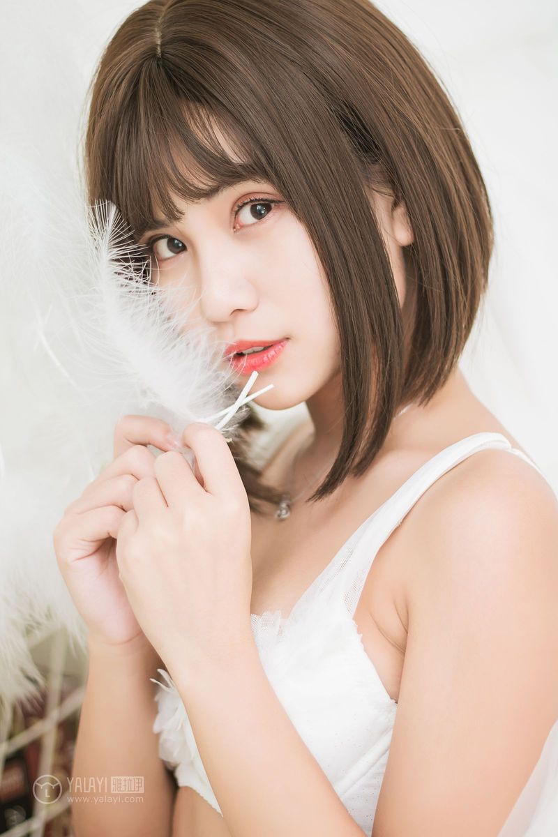 雅拉伊短发嫩模萌宝儿BoA修长美腿白嫩美胸内衣诱惑美图