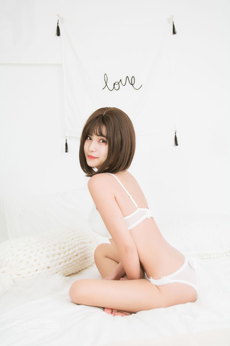 雅拉伊短发嫩模萌宝儿BoA修长美腿白嫩美胸内衣诱惑美图