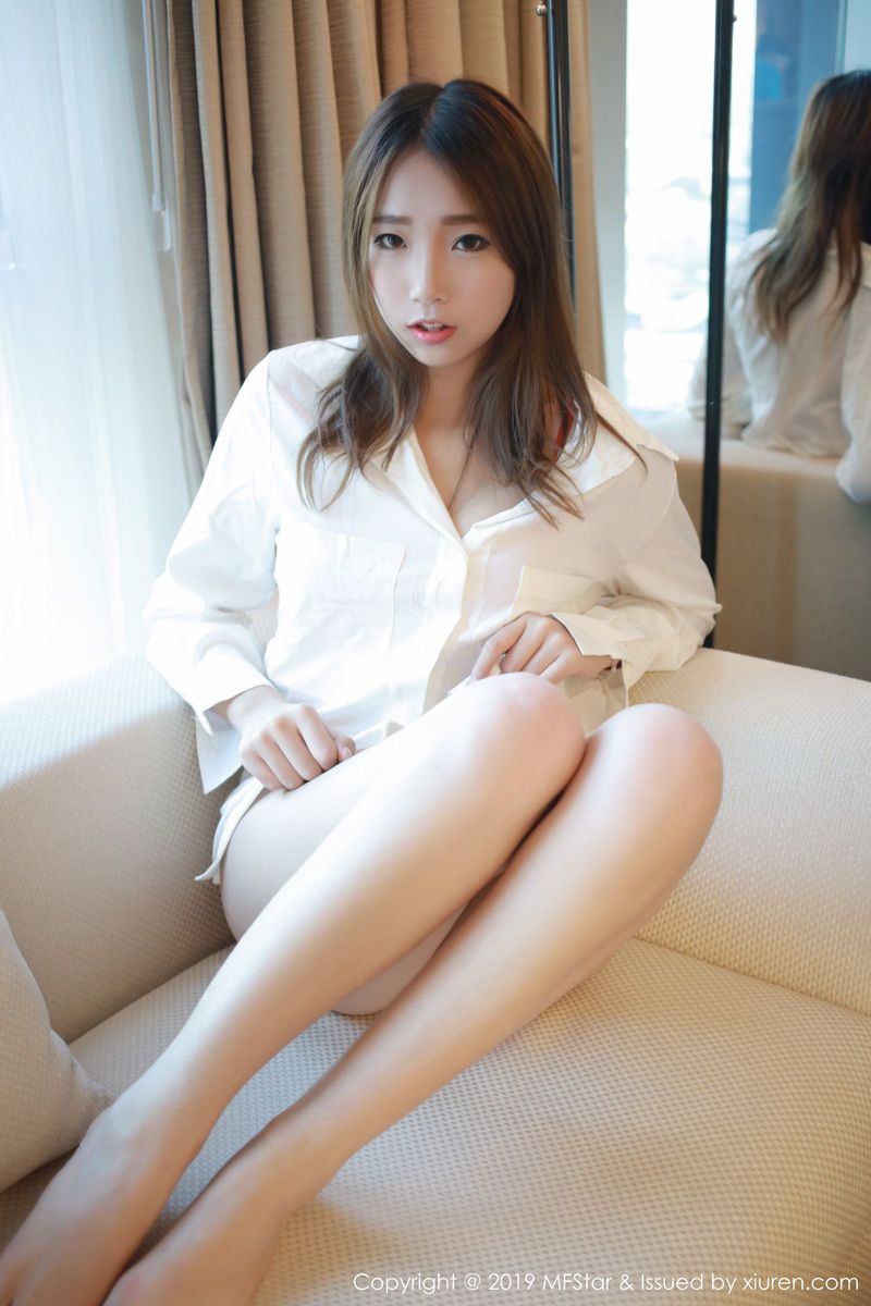 模范学院新人嫩模宝儿fox白衬衫修长美腿内衣诱惑系列写真