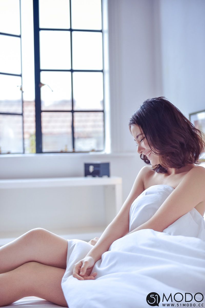 51MODO性感女神胡玥高跟鞋丝袜美腿气质私房石库门写真