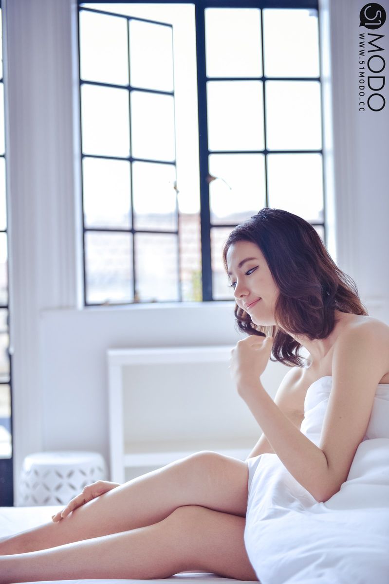 51MODO性感女神胡玥高跟鞋丝袜美腿气质私房石库门写真