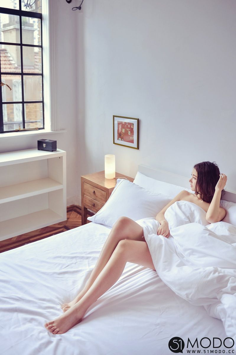 51MODO性感女神胡玥高跟鞋丝袜美腿气质私房石库门写真