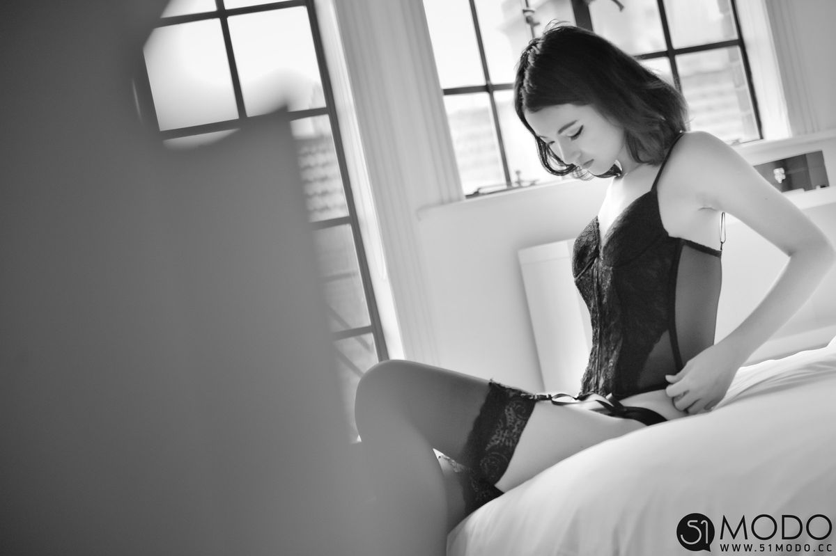 51MODO性感女神胡玥高跟鞋丝袜美腿气质私房石库门写真