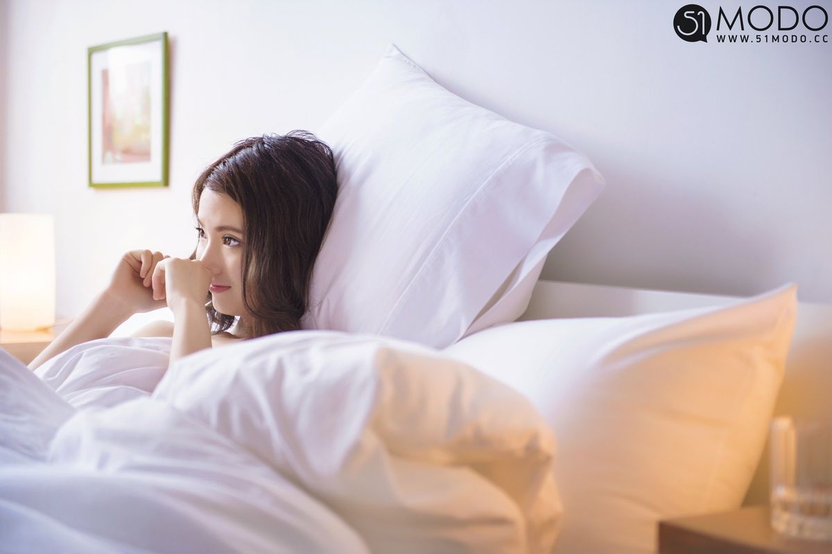 51MODO性感女神胡玥高跟鞋丝袜美腿气质私房石库门写真