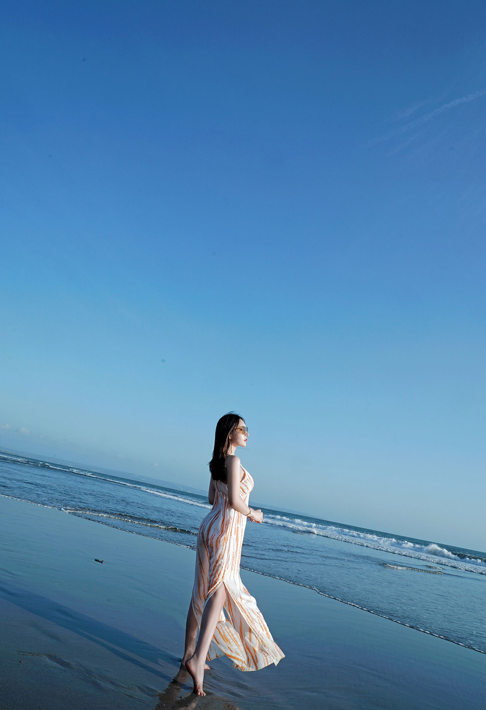 美女主播周于希海边清新系列