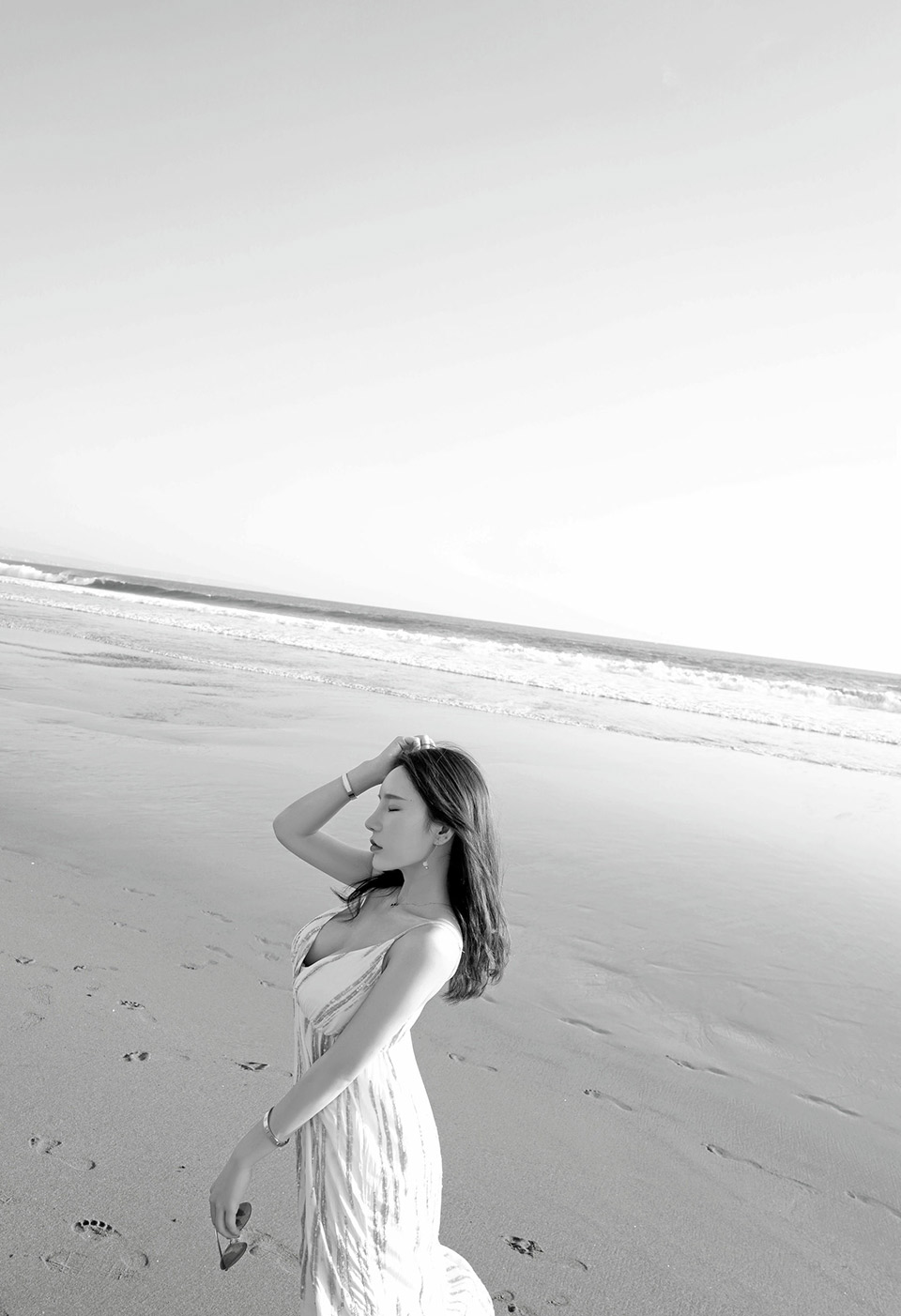 美女主播周于希海边清新系列