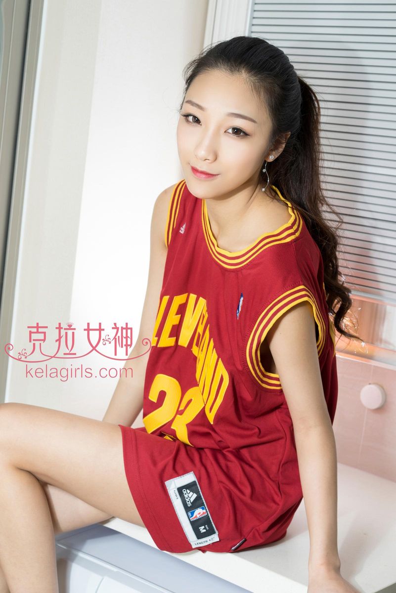 克拉女神篮球宝贝宋梓静黑暗羽翼修长美腿青涩私房写真