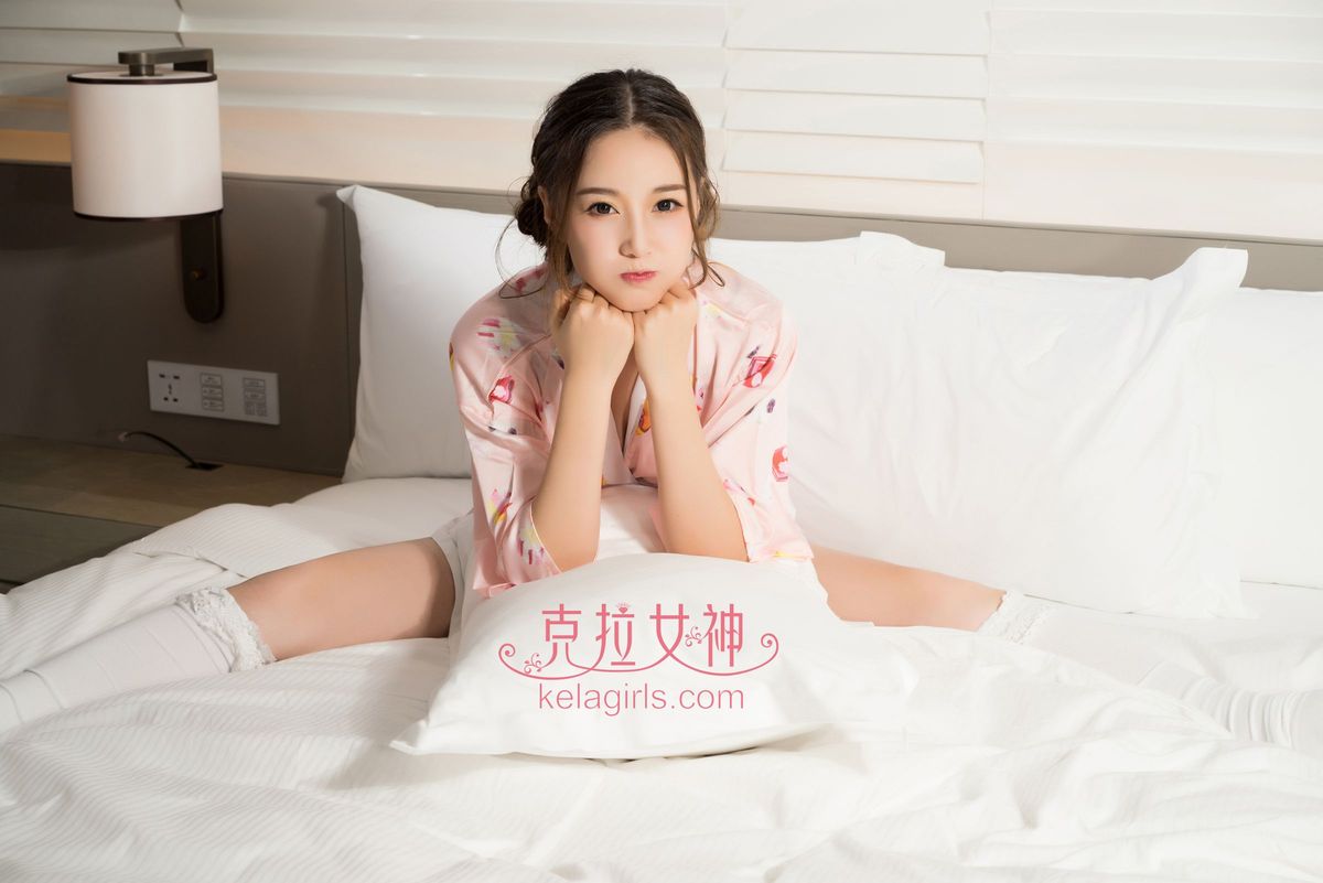 克拉女神性感软妹子杨暖Aimee面若桃花粉红和服萌萌套图