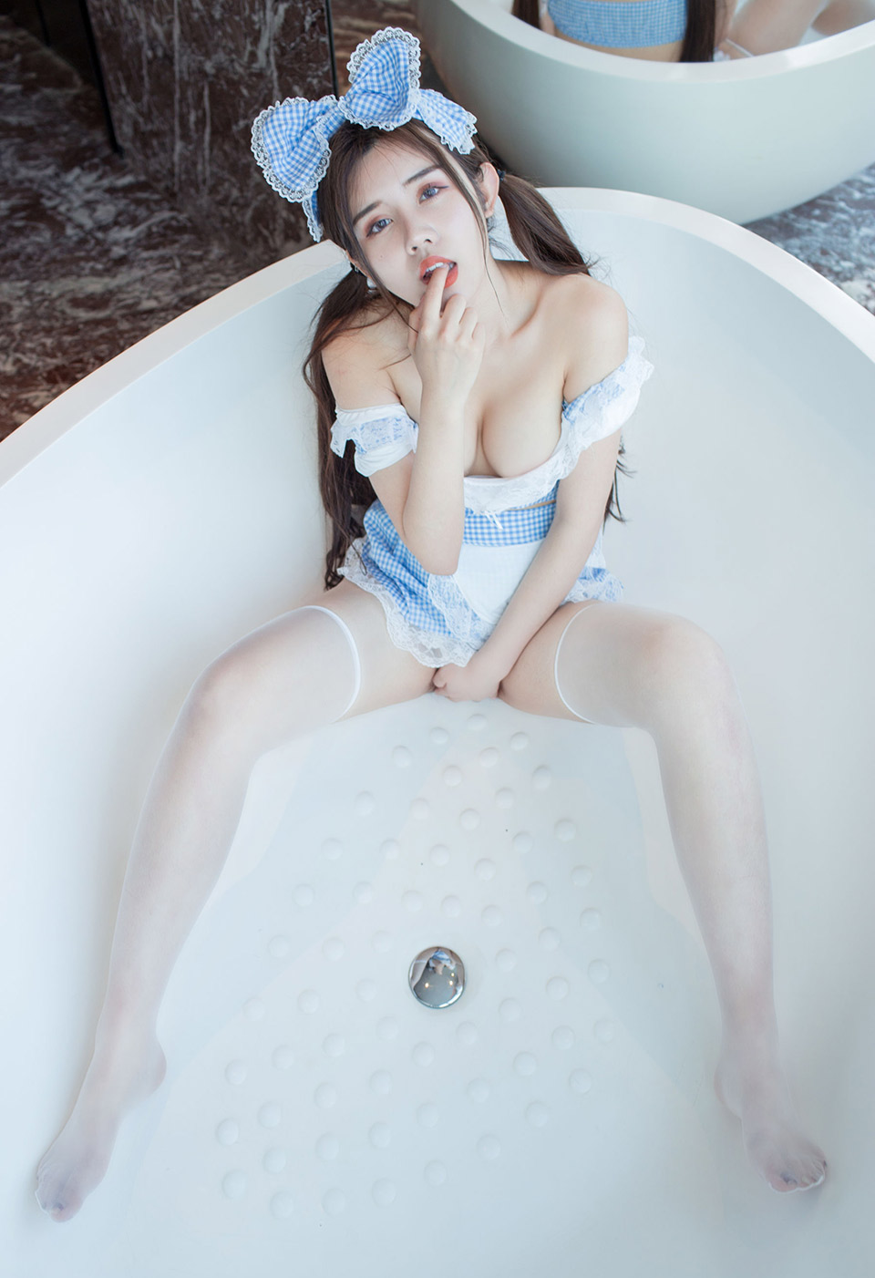 卓娅祺透视蕾丝情趣内衣性感女仆装