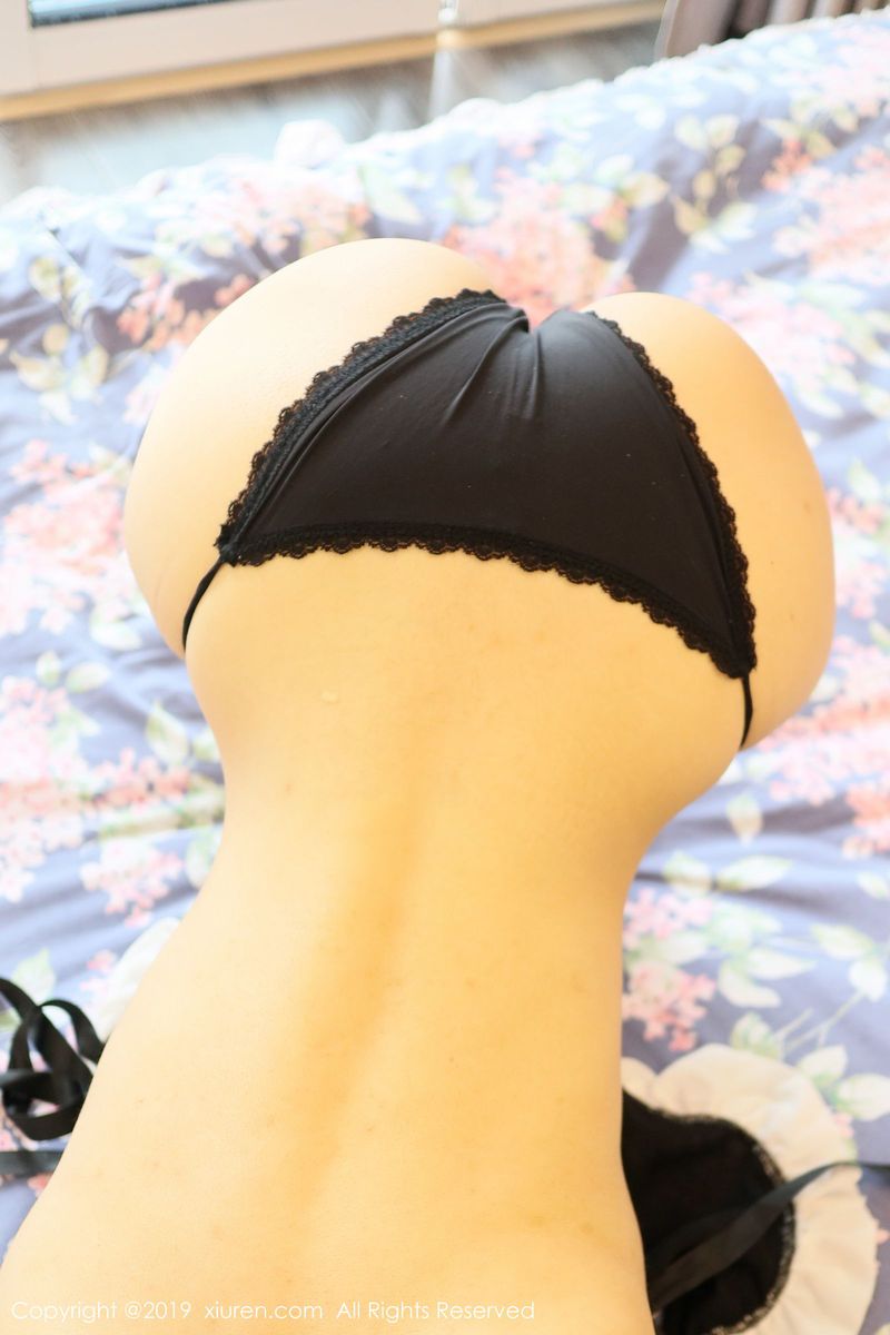 秀人网性感美女yomi悠蜜可爱女仆厨娘装扮制服诱惑最新套图