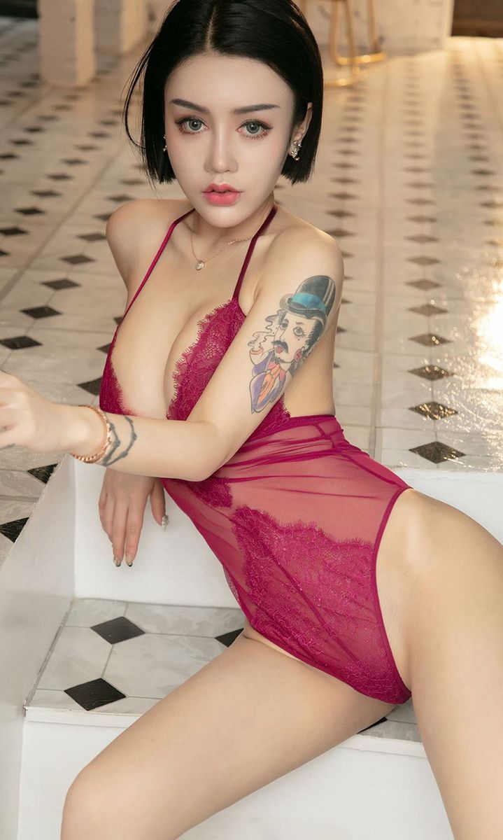 尤果网美女模特陆梓琪比基尼丁字裤内衣诱惑冷艳性感写真