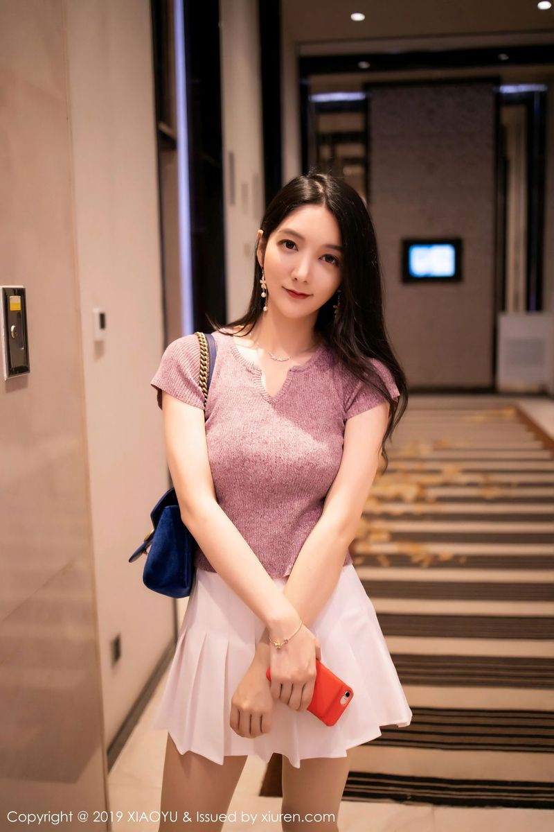 语画界性感女神小热巴Angela芊芊美腿曼妙身材翘臀诱惑写真