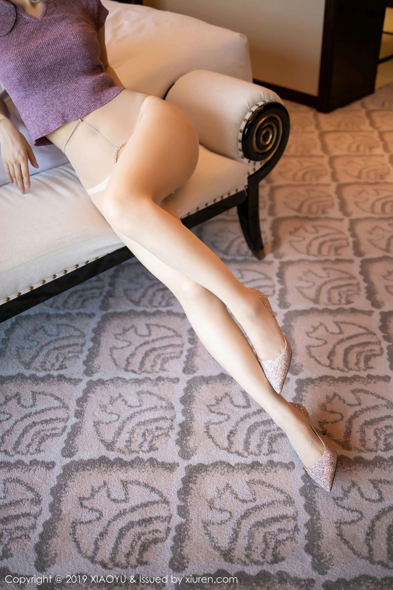 语画界性感女神小热巴Angela芊芊美腿曼妙身材翘臀诱惑写真