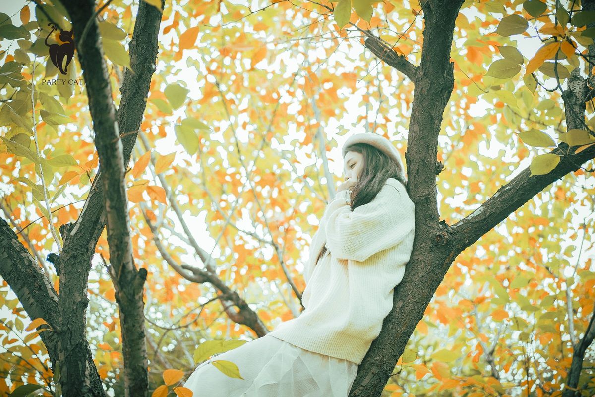 PartyCat轰趴猫美女模特曲曲千娇百媚内衣诱惑室内性感写真