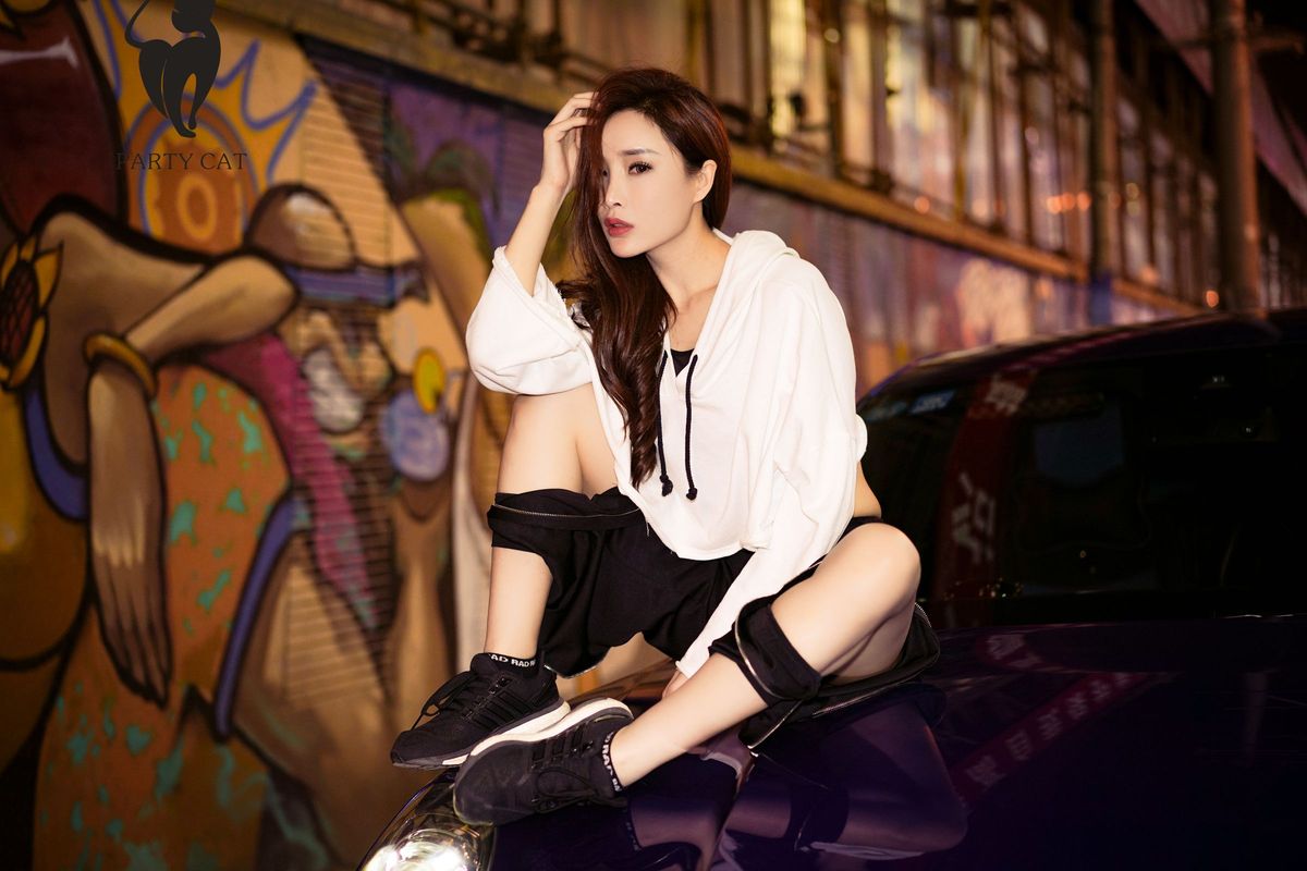 PartyCat轰趴猫性感女神周妍希黑丝美腿环肥燕瘦主题写真