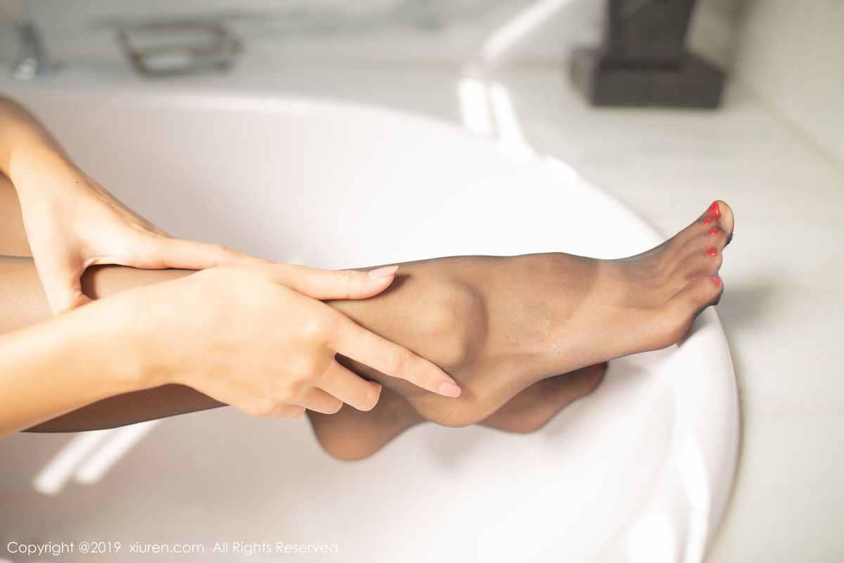 模特：喵姐 《我的闺蜜是空姐》美腿丝袜写真