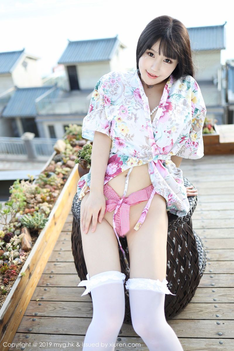 美媛馆性感女神Barbie可儿童颜巨乳人间胸器大理户外旅拍