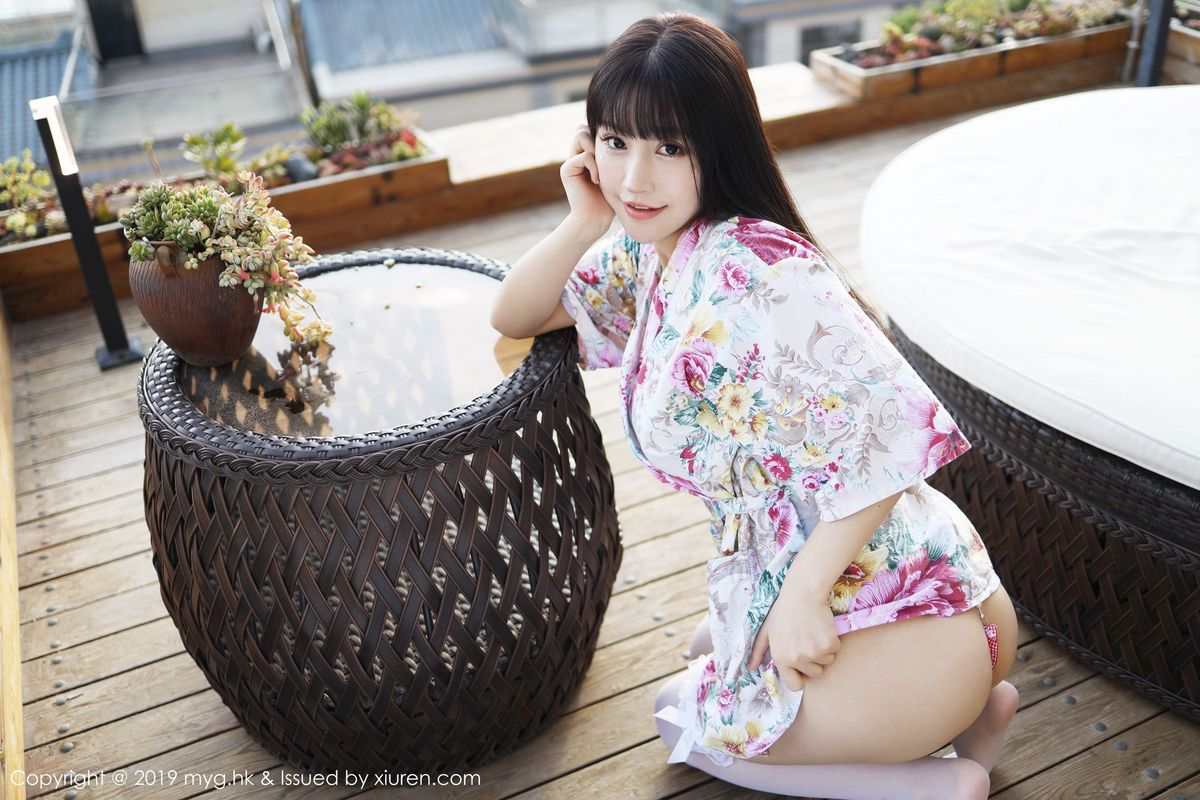 美媛馆性感女神Barbie可儿童颜巨乳人间胸器大理户外旅拍