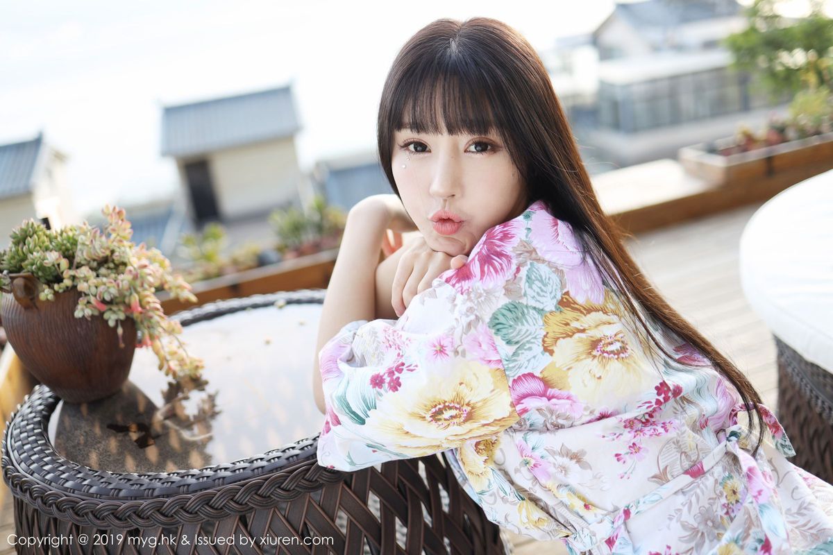 美媛馆性感女神Barbie可儿童颜巨乳人间胸器大理户外旅拍