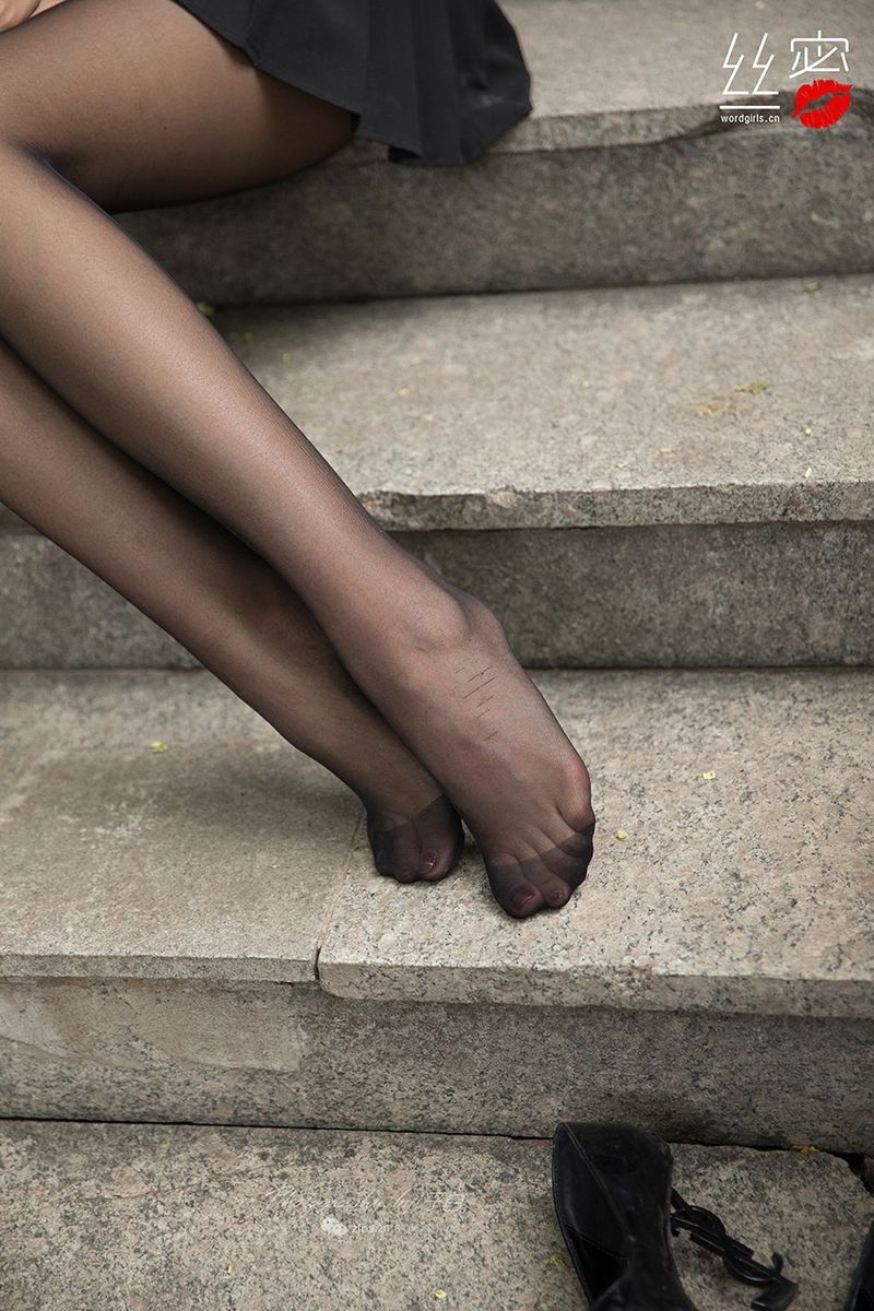 头条女神美女模特冯雪娇SIR黑丝美腿超短裙民国风性感美图