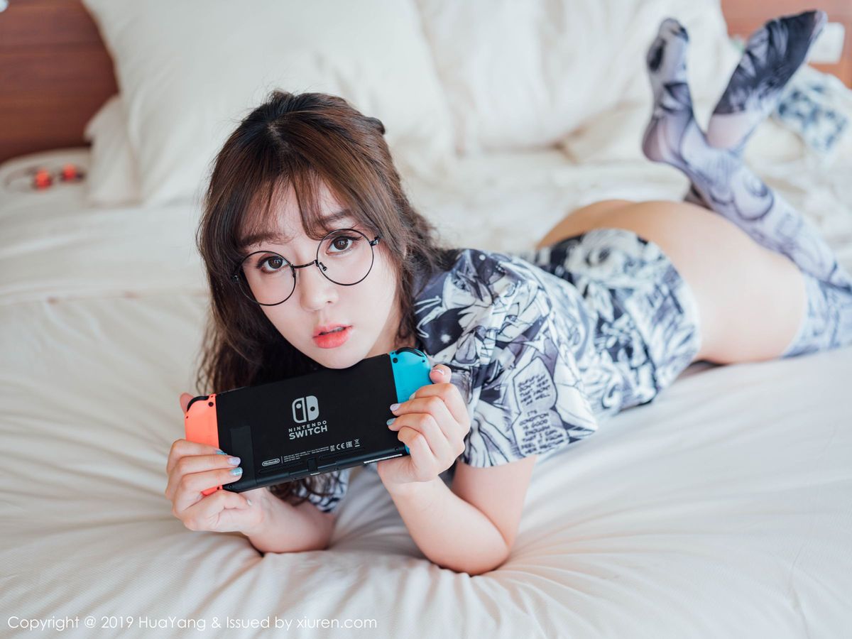 花漾写真性感女神王雨纯眼镜OL系列兔女郎装扮富国岛旅拍