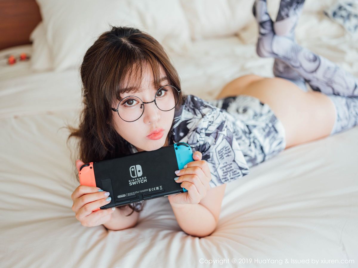 花漾写真性感女神王雨纯眼镜OL系列兔女郎装扮富国岛旅拍