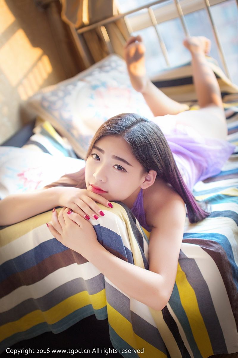 推女神性感美女张小梦学生装制服内衣诱惑甜美可人套图