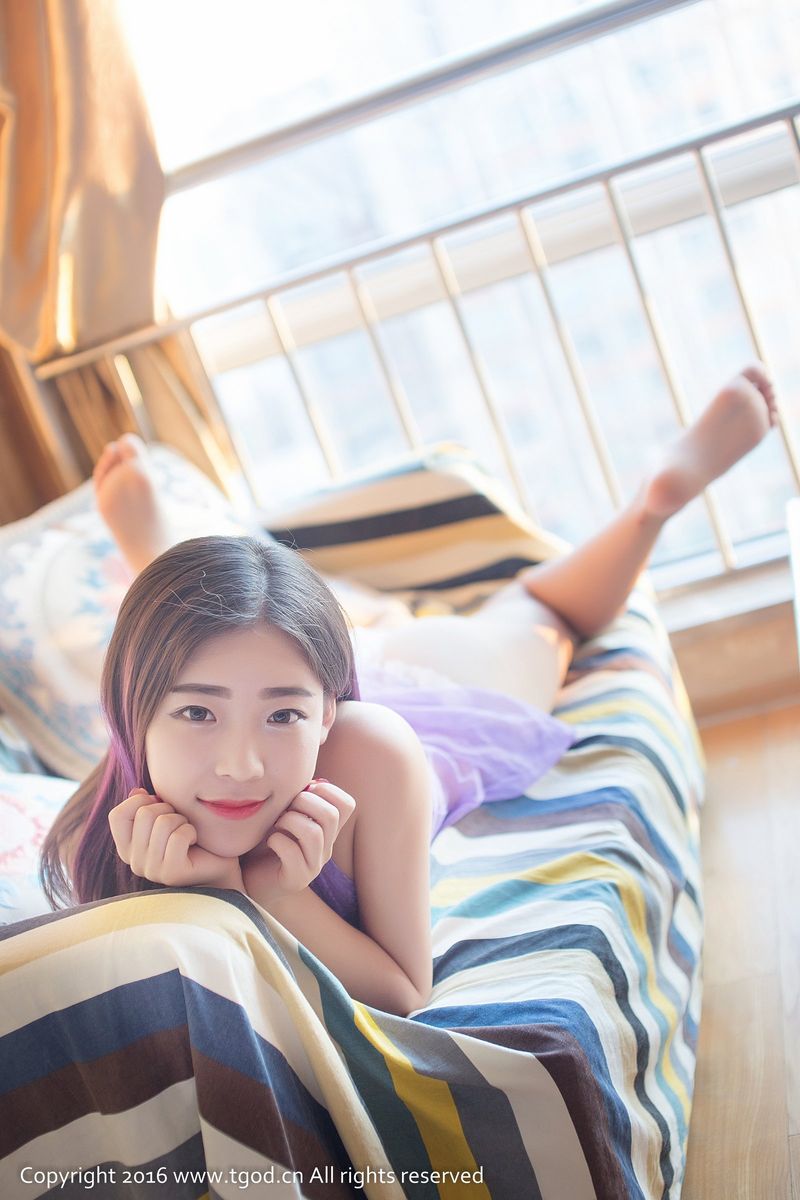 推女神性感美女张小梦学生装制服内衣诱惑甜美可人套图