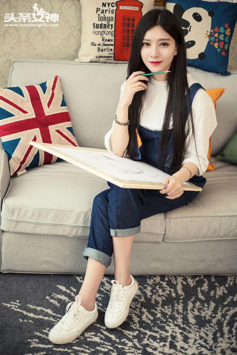 头条女神艺术系美少女flowers梵梵清纯本质略带小性感套图