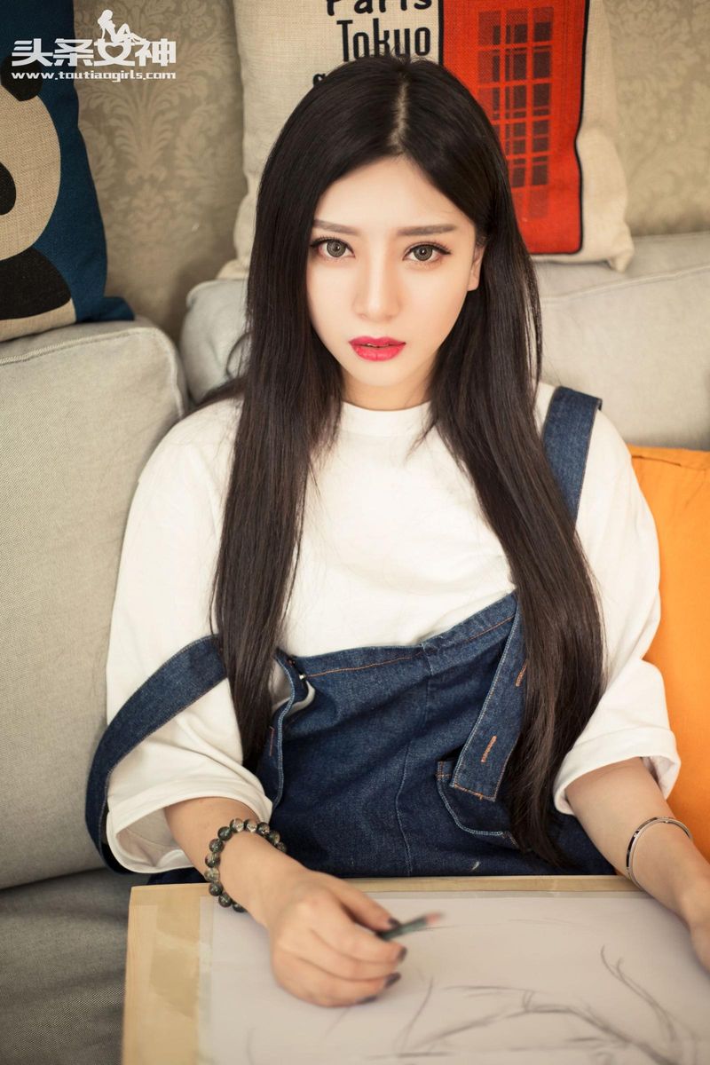 头条女神艺术系美少女flowers梵梵清纯本质略带小性感套图