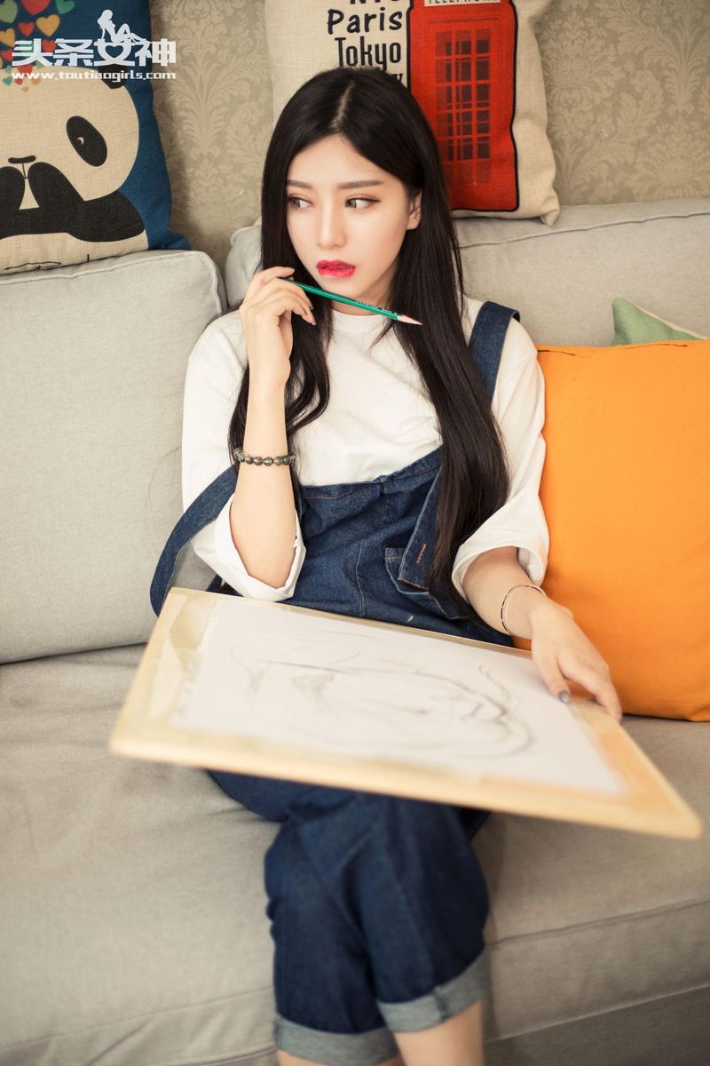 头条女神艺术系美少女flowers梵梵清纯本质略带小性感套图