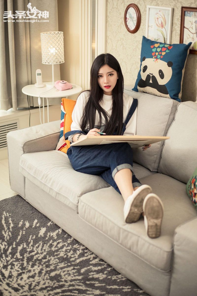 头条女神艺术系美少女flowers梵梵清纯本质略带小性感套图