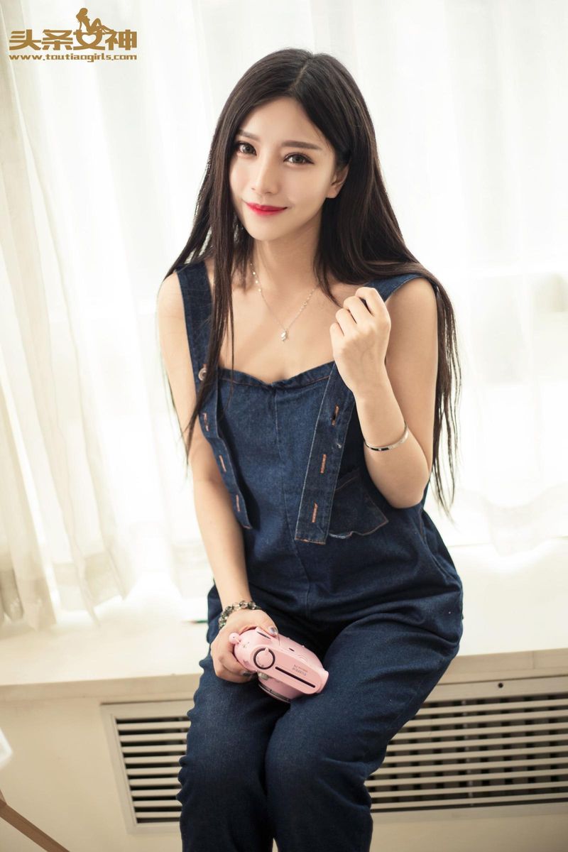 头条女神艺术系美少女flowers梵梵清纯本质略带小性感套图