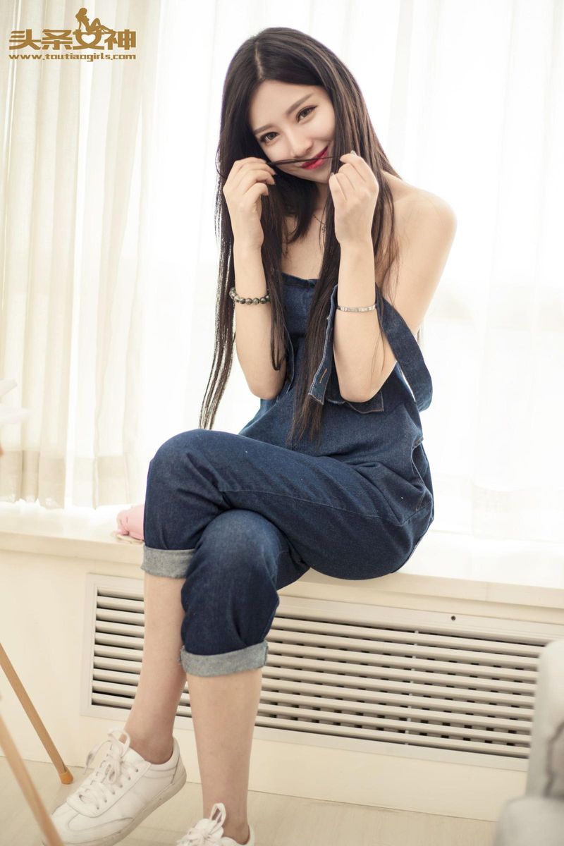 头条女神艺术系美少女flowers梵梵清纯本质略带小性感套图