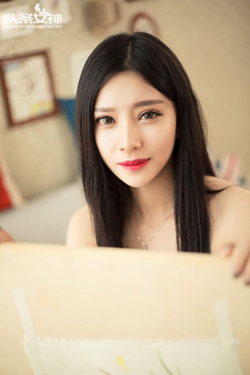 头条女神艺术系美少女flowers梵梵清纯本质略带小性感套图