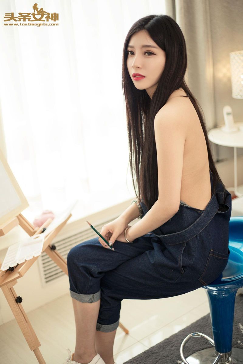 头条女神艺术系美少女flowers梵梵清纯本质略带小性感套图